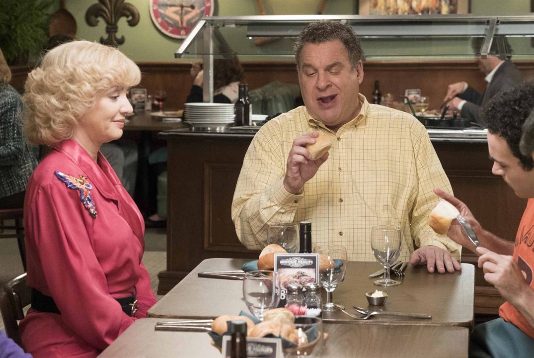 The Goldbergs : Fotoğraf Wendi McLendon-Covey, Jeff Garlin