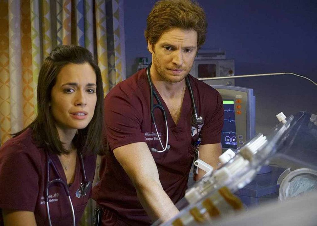 Chicago Med : Fotoğraf Nick Gehlfuss, Torrey DeVitto