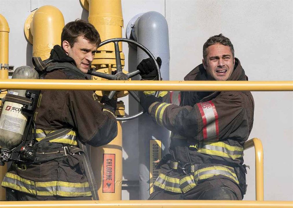 Chicago Fire : Fotoğraf Taylor Kinney, Jesse Spencer