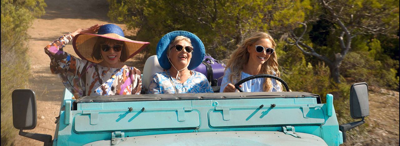 Mamma Mia! Yeniden Başlıyoruz : Fotoğraf Julie Walters, Amanda Seyfried, Christine Baranski