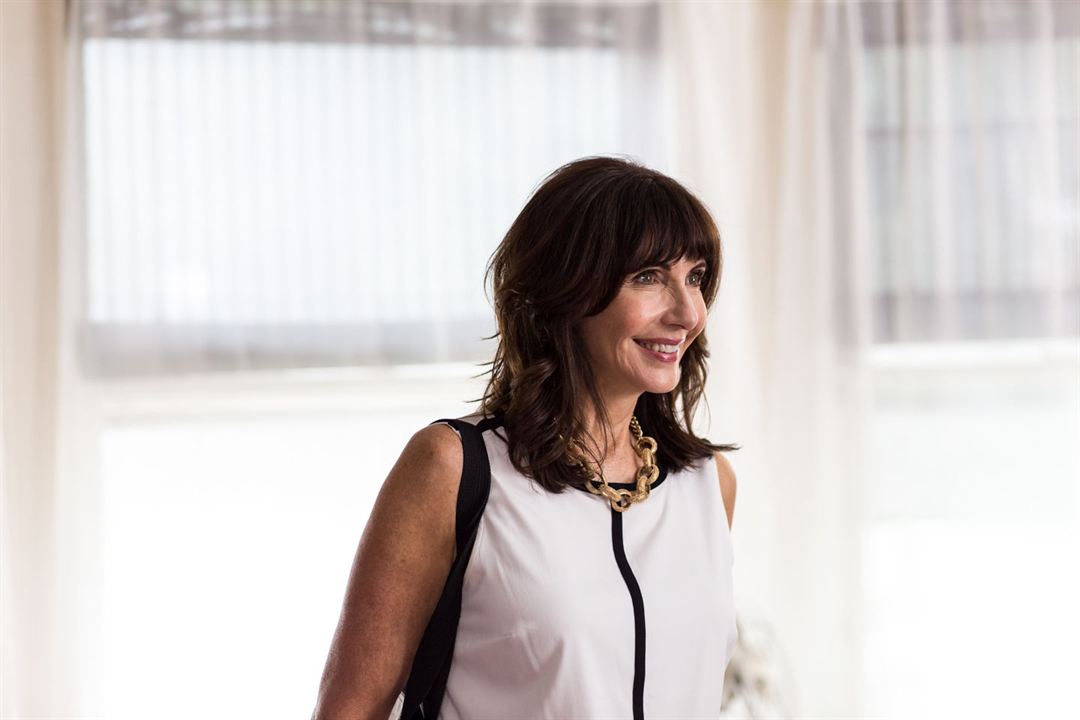 (Dean) : Fotoğraf Mary Steenburgen