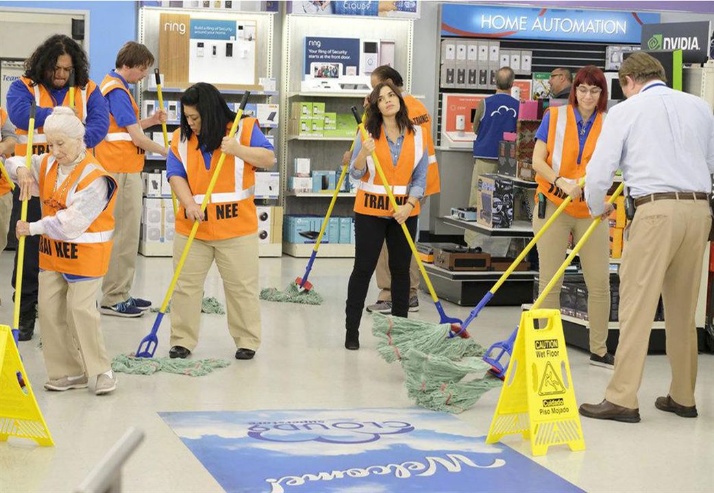 Superstore : Fotoğraf Kaliko Kauahi, Linda Porter, America Ferrera