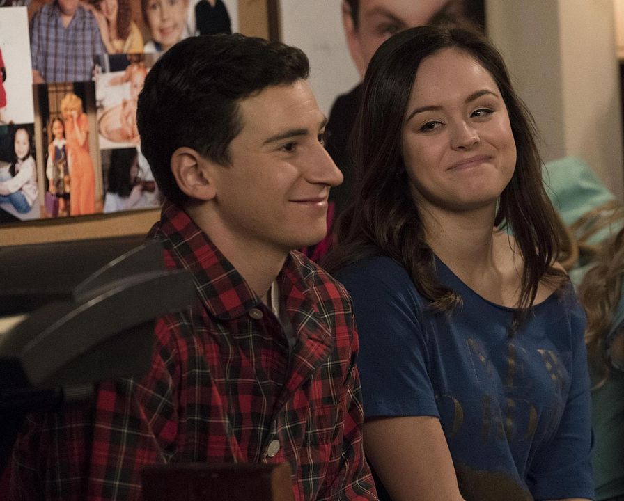 The Goldbergs : Fotoğraf Hayley Orrantia, Sam Lerner