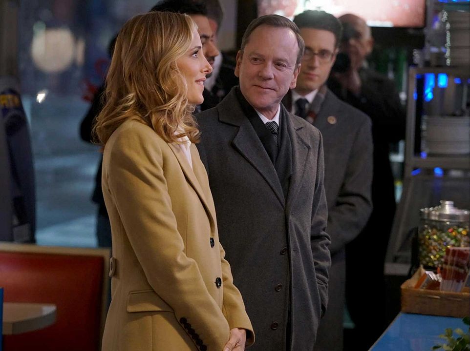 Fotoğraf Paulo Costanzo, Kim Raver, Kiefer Sutherland