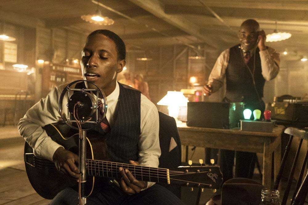 Timeless : Fotoğraf Paterson Joseph