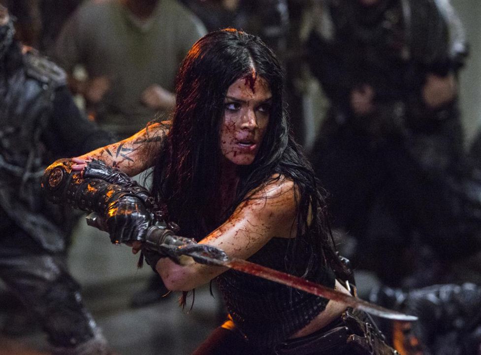 The 100 : Afiş Marie Avgeropoulos