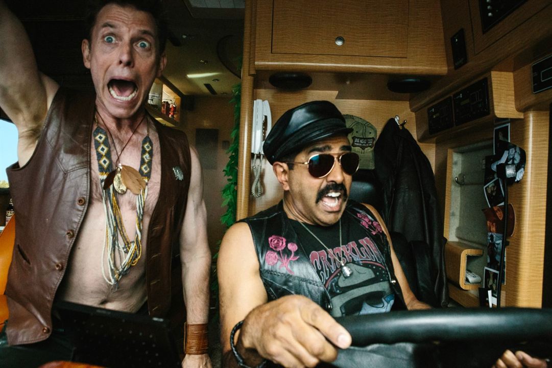 Super Troopers 2 : Fotoğraf Erik Stolhanske, Jay Chandrasekhar