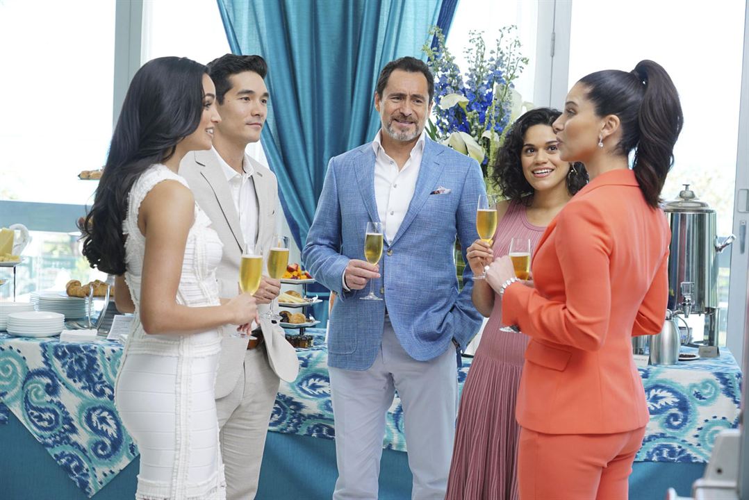 Fotoğraf Demian Bichir, Roselyn Sanchez, Ken Kirby, Justina Adorno