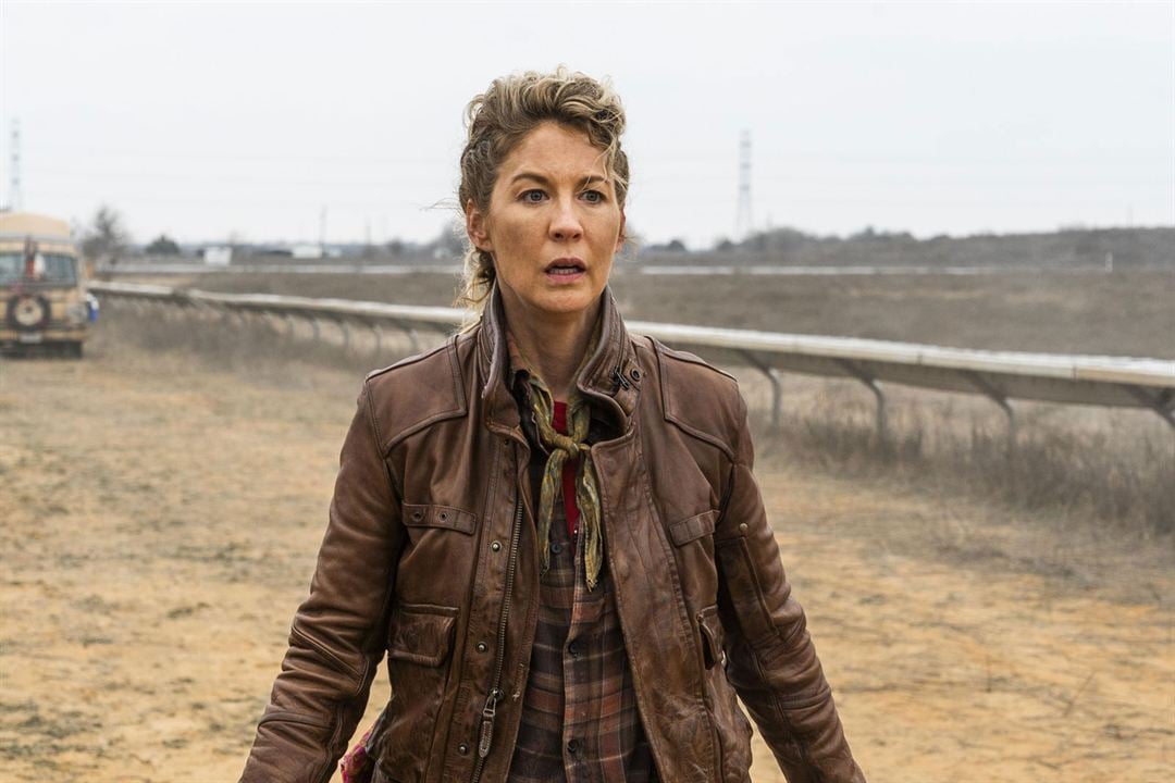 Fear The Walking Dead : Fotoğraf Jenna Elfman