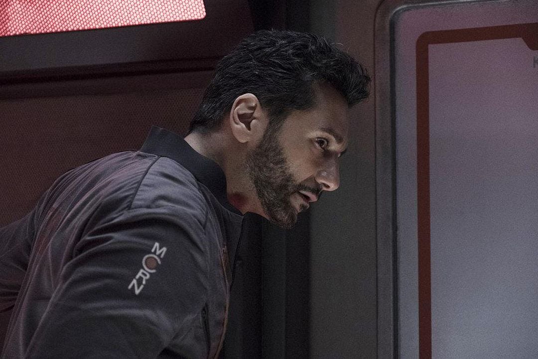 The Expanse : Fotoğraf Cas Anvar