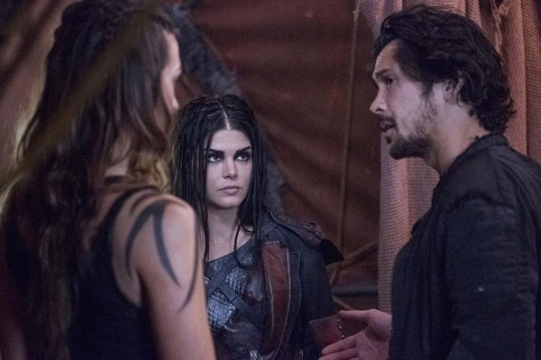 The 100 : Fotoğraf Bob Morley, Marie Avgeropoulos