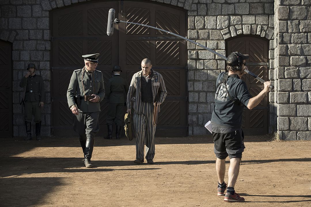El Fotógrafo de Mauthausen : Fotoğraf Mario Casas
