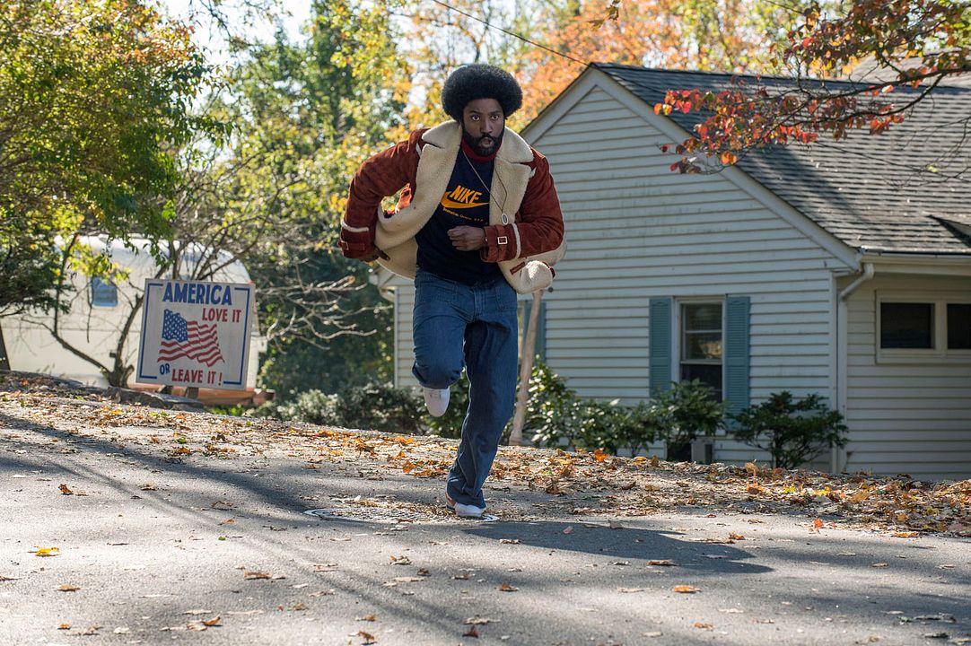 Karanlıkla Karşı Karşıya : Fotoğraf John David Washington