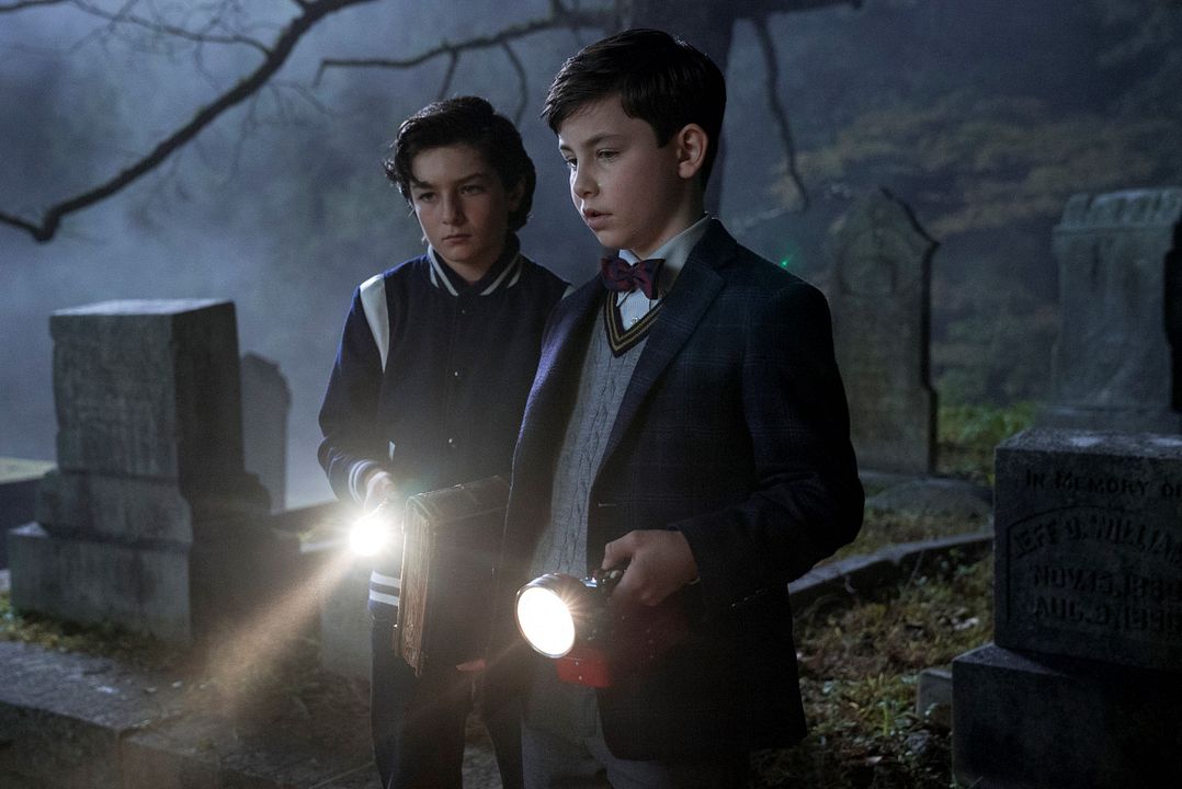 Eski Evdeki Büyülü Saat : Fotoğraf Sunny Suljic, Owen Vaccaro