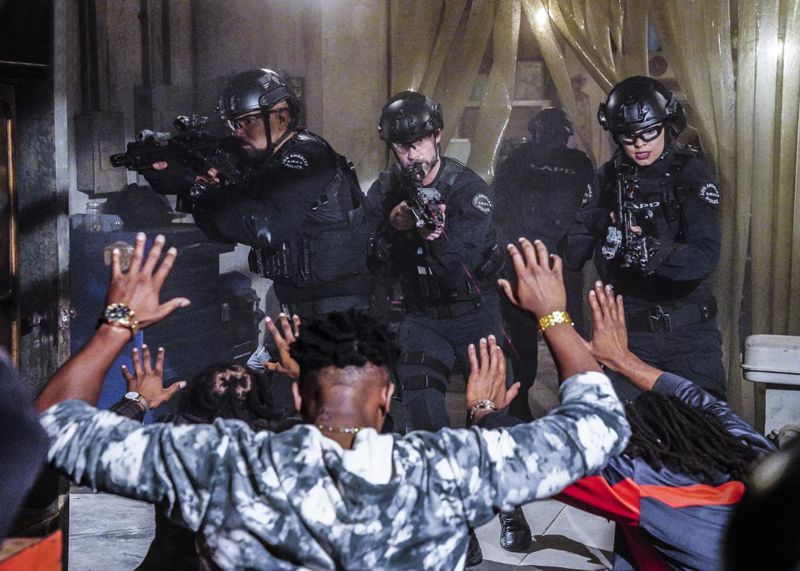 Fotoğraf Jay Harrington, Shemar Moore, Lina Esco