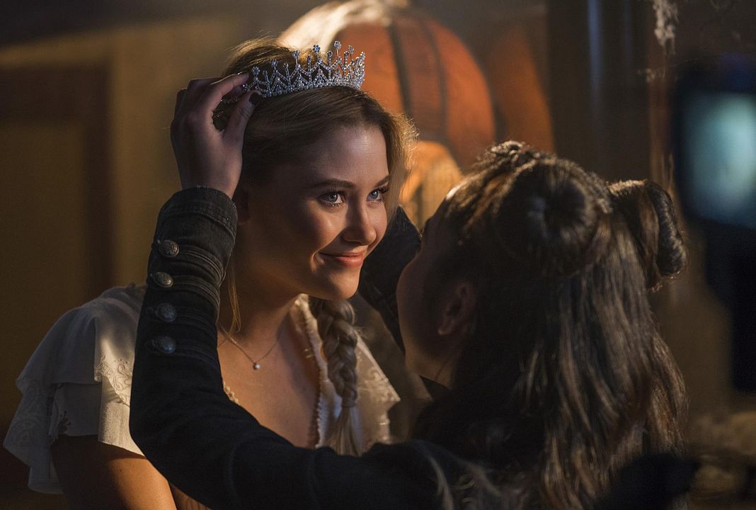 Fotoğraf Virginia Gardner