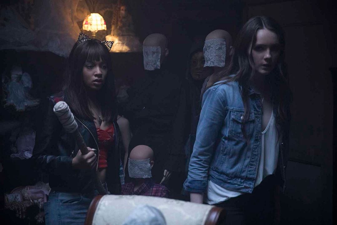 Cehennem Festivali : Fotoğraf Amy Forsyth, Reign Edwards