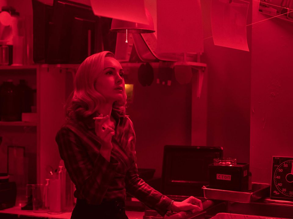 Fotoğraf Laura Mennell