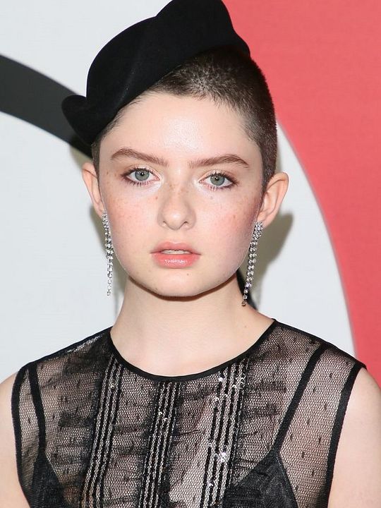 Afiş Lachlan Watson