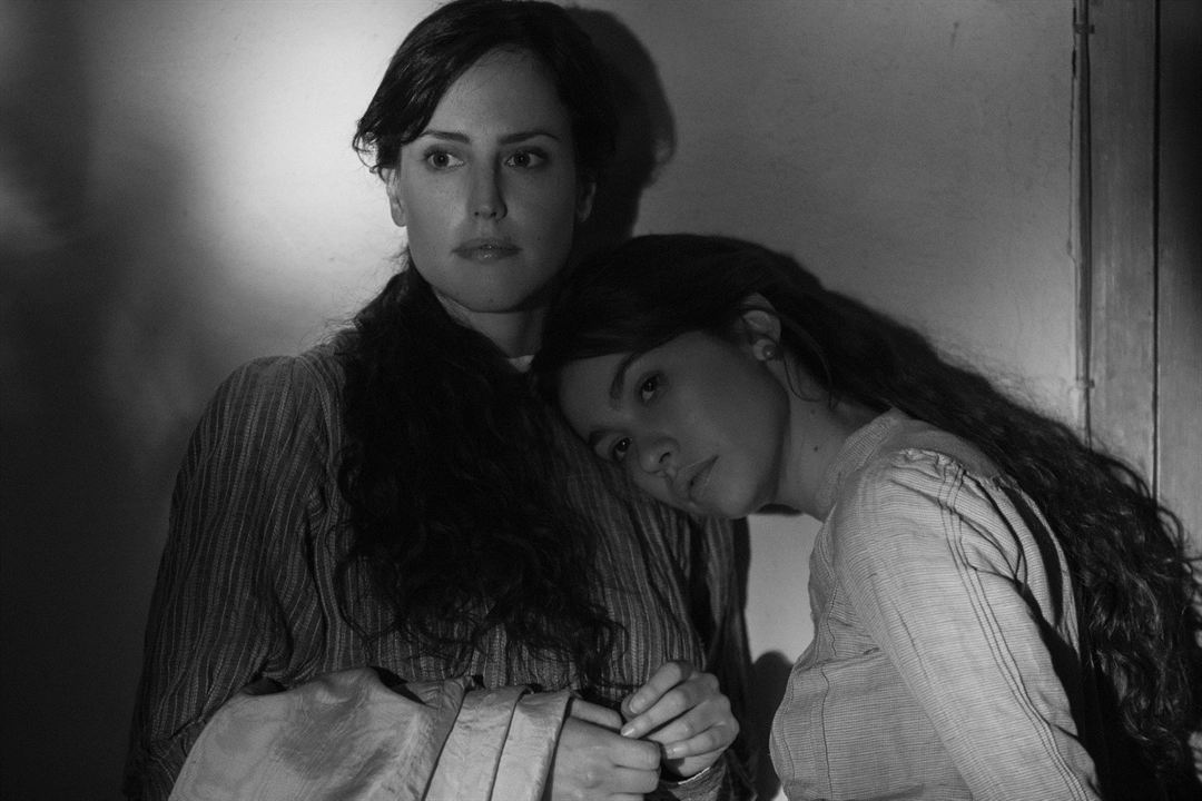 Elisa y Marcela : Fotoğraf Greta Fernández, Natalia de Molina