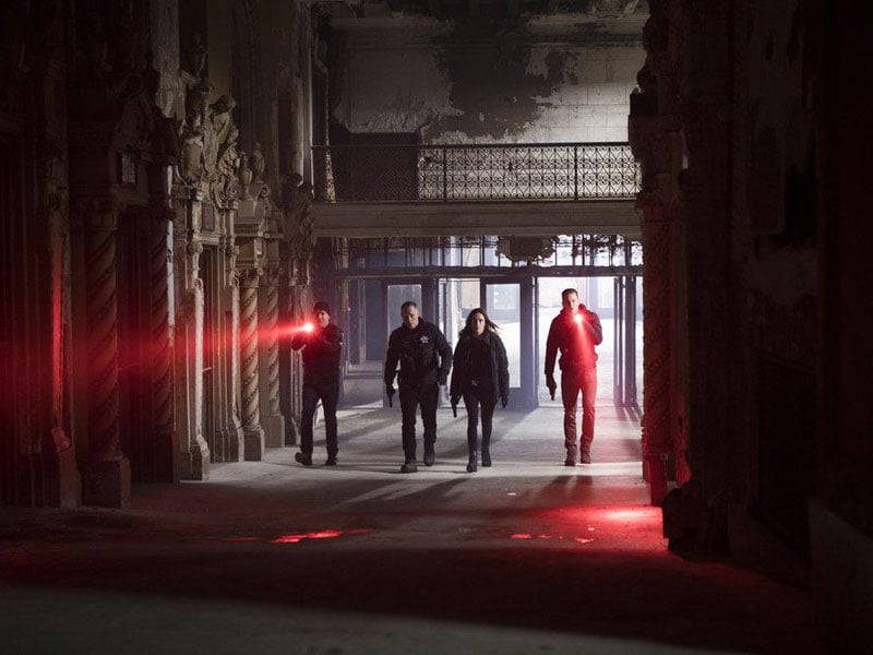 Fotoğraf Jason Beghe, Jon Seda, Marina Squerciati