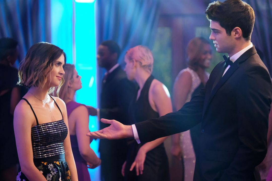 The Perfect Date : Fotoğraf Camila Mendes, Noah Centineo
