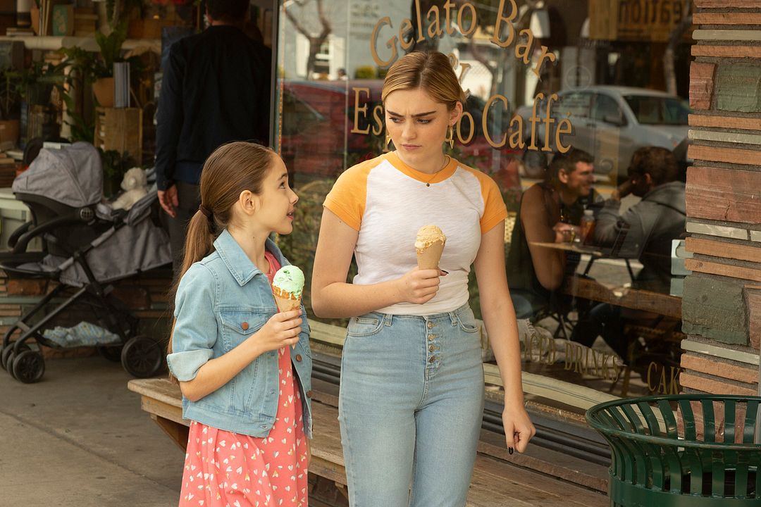 Fotoğraf Julia Butters, Meg Donnelly