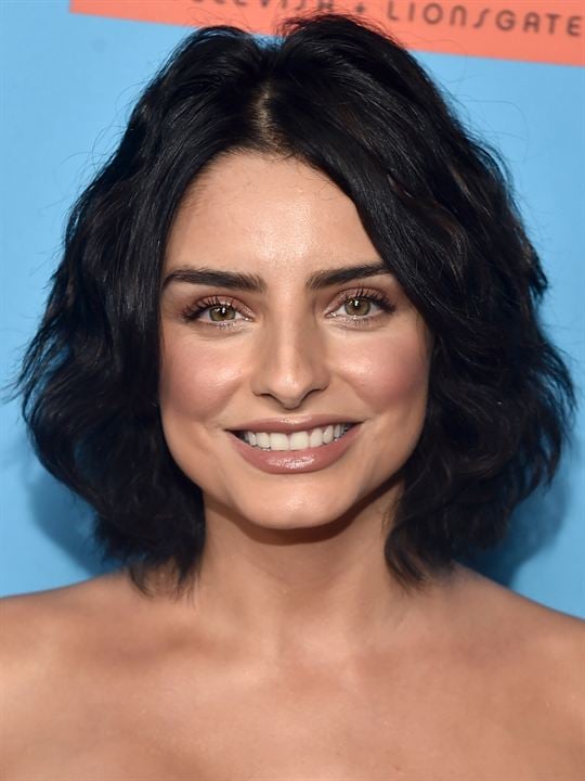 Afiş Aislinn Derbez