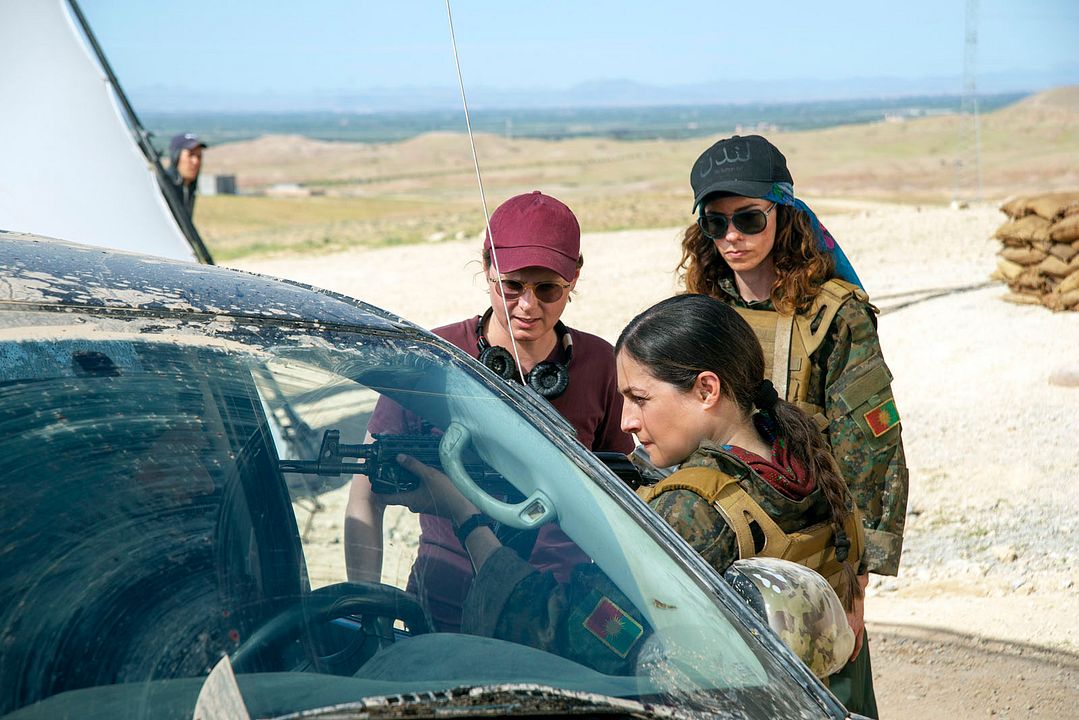 Fotoğraf Noush Skaugen, Dilan Gwyn