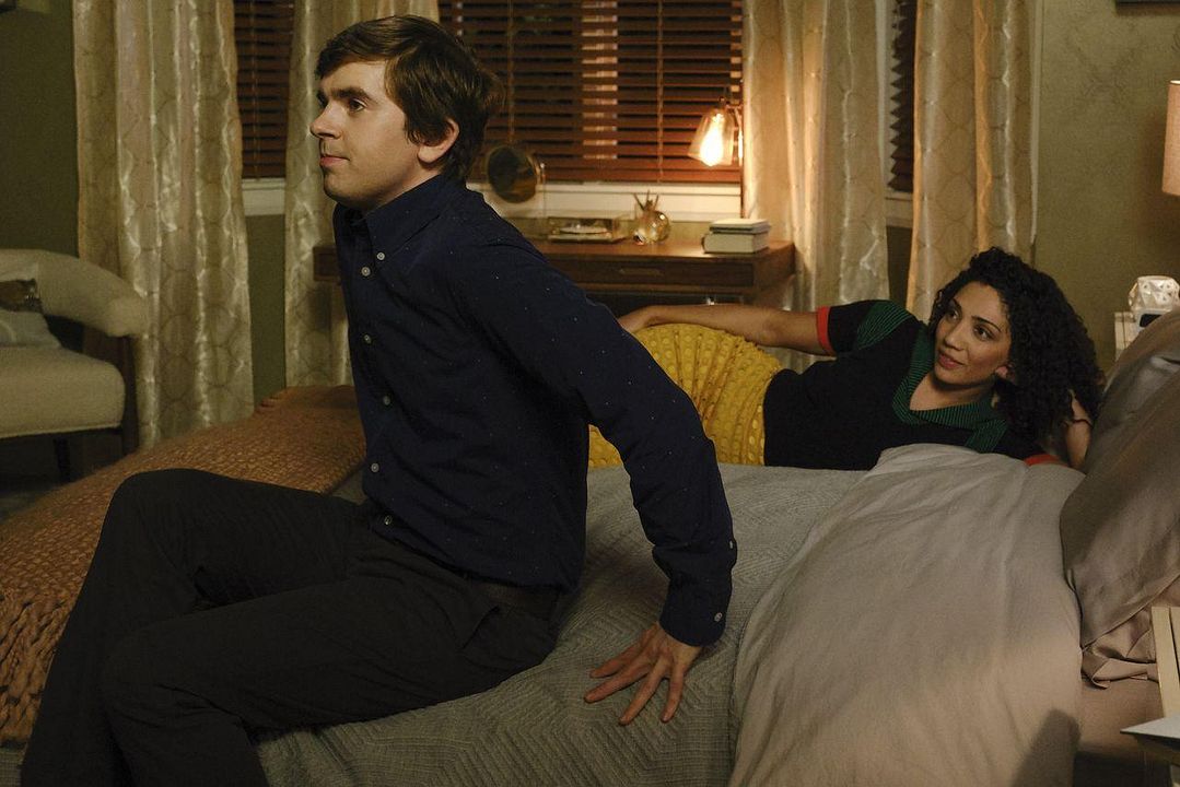 Fotoğraf Jasika Nicole, Freddie Highmore