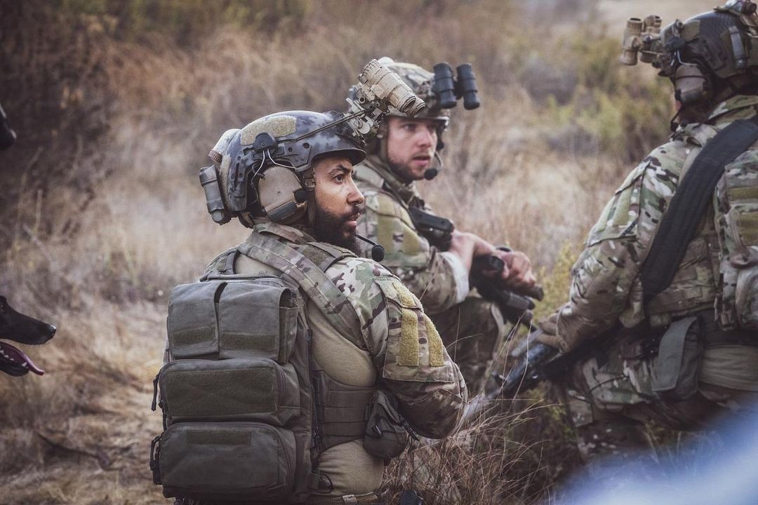 Fotoğraf Neil Brown Jr., Max Thieriot