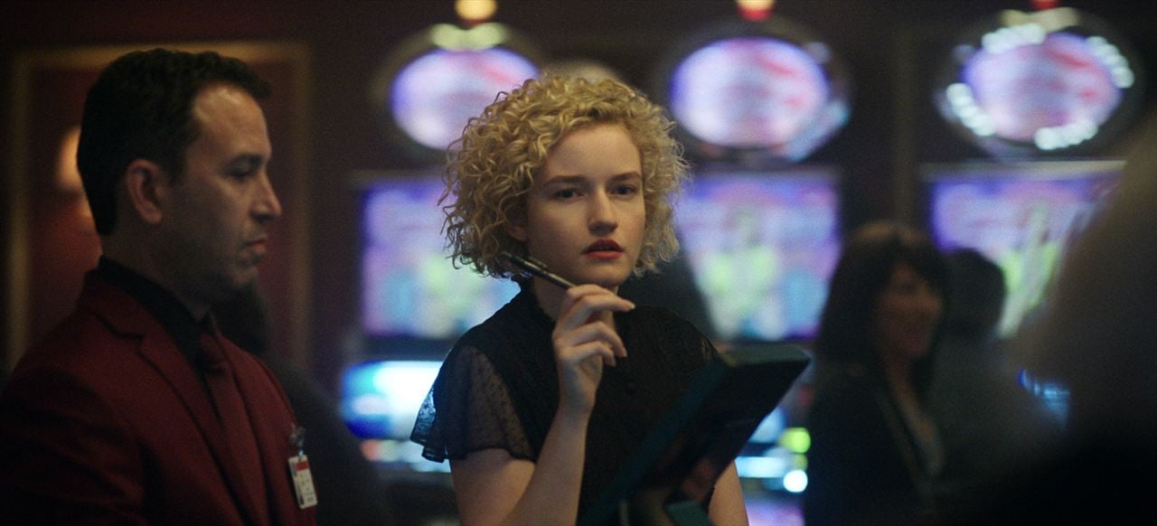 Fotoğraf Julia Garner