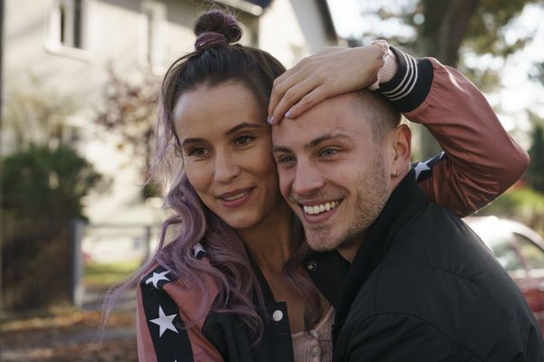 9 Tage wach : Fotoğraf Jannik Schümann, Peri Baumeister