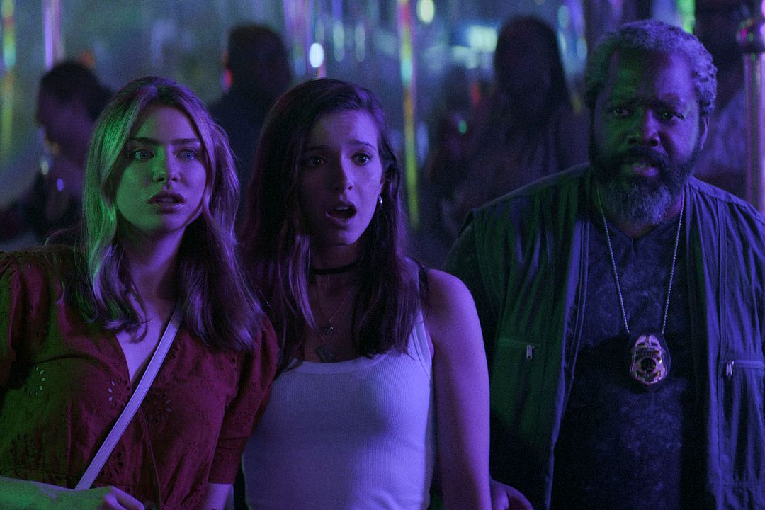 Fotoğraf Maddie Phillips, Kadeem Hardison, Anjelica Bette Fellini