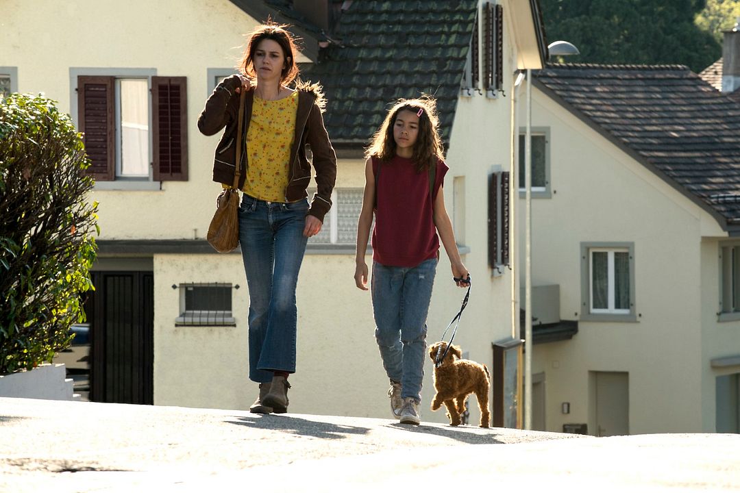 Fotoğraf Luna Mwezi, Sarah Spale