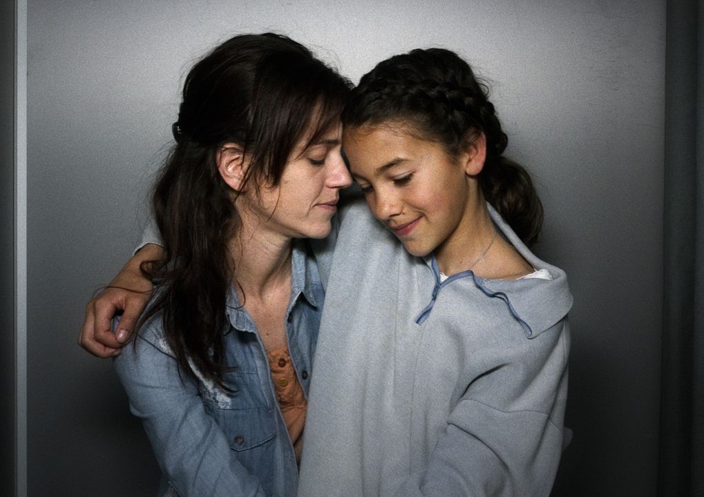 Fotoğraf Luna Mwezi, Sarah Spale