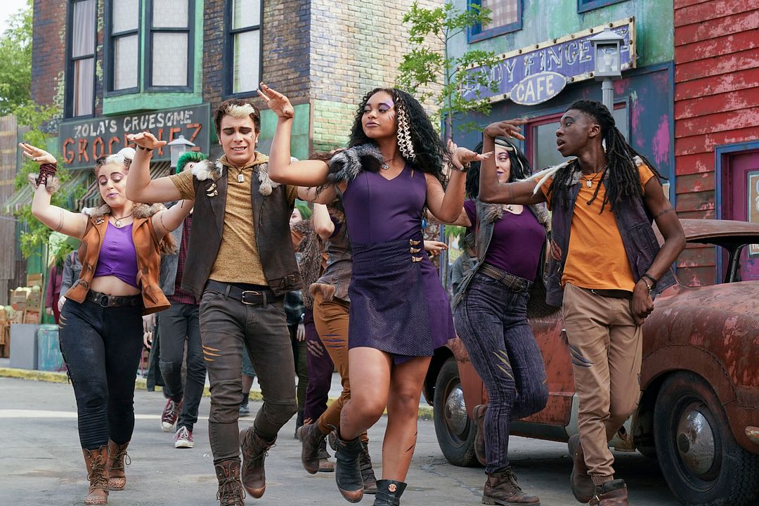 Fotoğraf Chandler Kinney, Pearce Joza