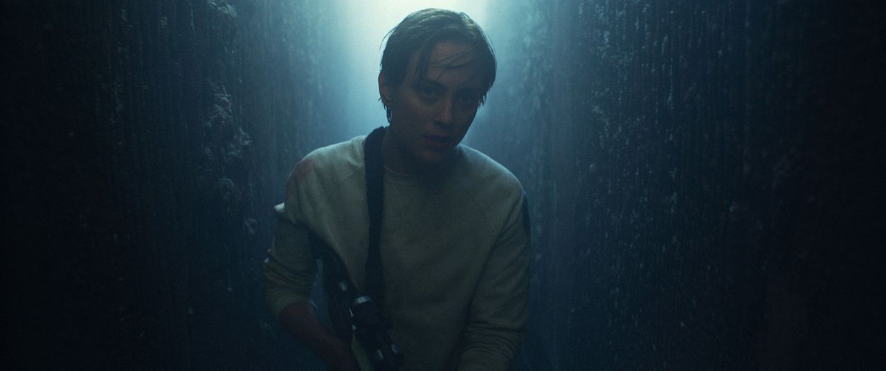 Koloni : Fotoğraf Nora Arnezeder