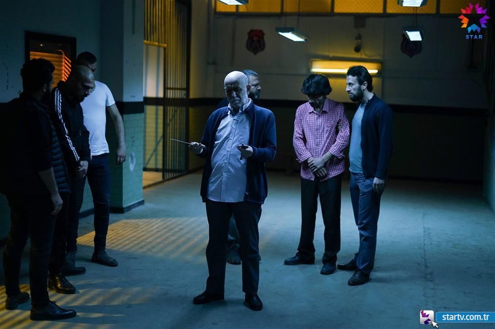 Kağıt Ev : Fotoğraf