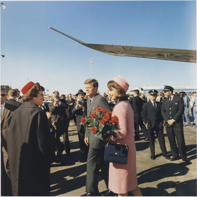 JFK Revisited: Through The Looking Glass : Fotoğraf