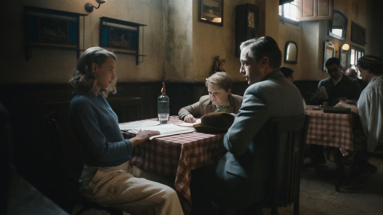 Fotoğraf Volker Bruch, Julius Weckauf, Anna Maria Mühe