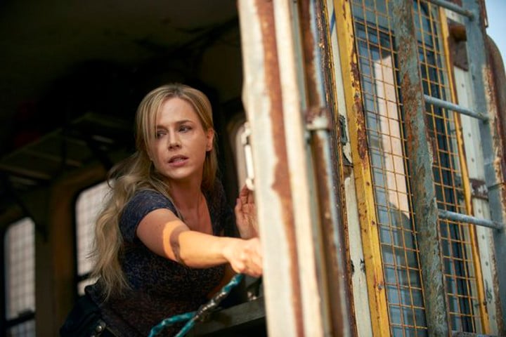 Defiance : Fotoğraf Julie Benz