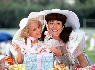 Mommie Dearest : Fotoğraf