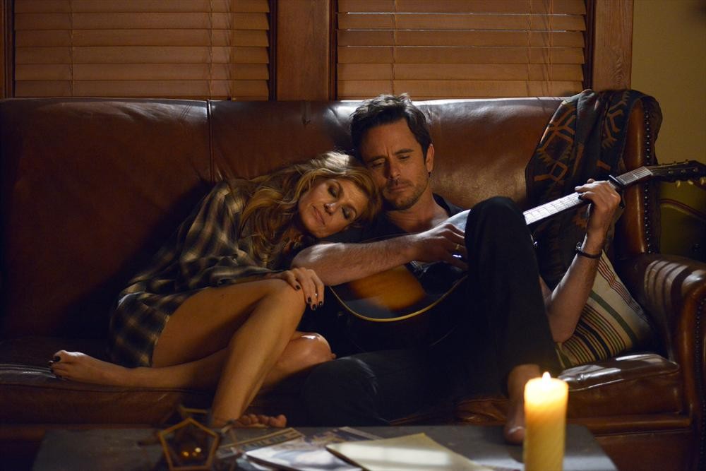 Nashville : Fotoğraf Connie Britton, Charles Esten