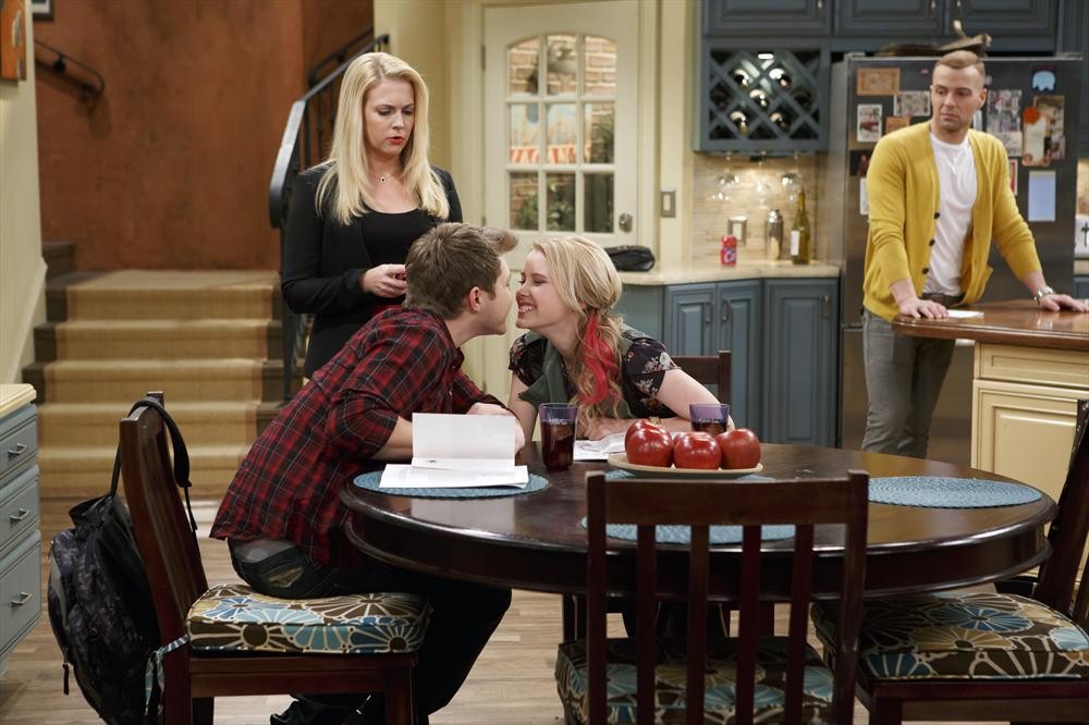 Melissa & Joey : Fotoğraf Melissa Joan Hart, Taylor Spreitler, Sterling Knight