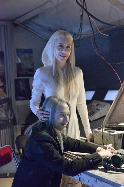 Defiance : Fotoğraf Jaime Murray, Jesse Rath