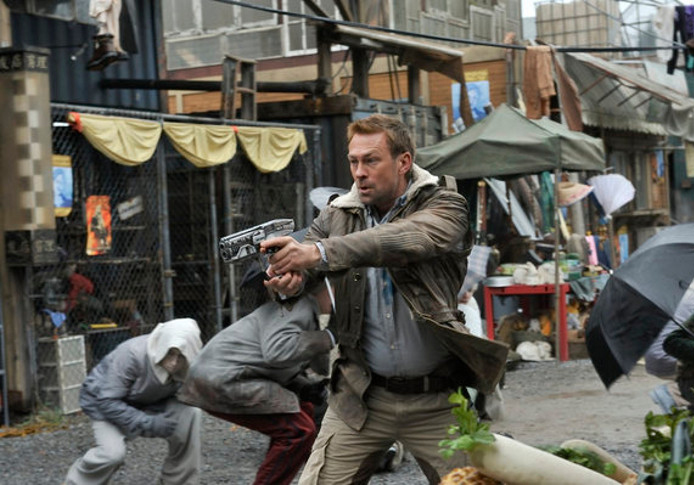 Defiance : Fotoğraf Grant Bowler