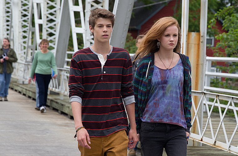 Under The Dome : Fotoğraf Colin Ford, Mackenzie Lintz