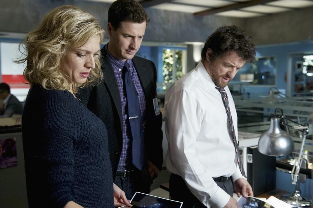 Motive : Fotoğraf Kristin Lehman, Brendan Penny, Louis Ferreira