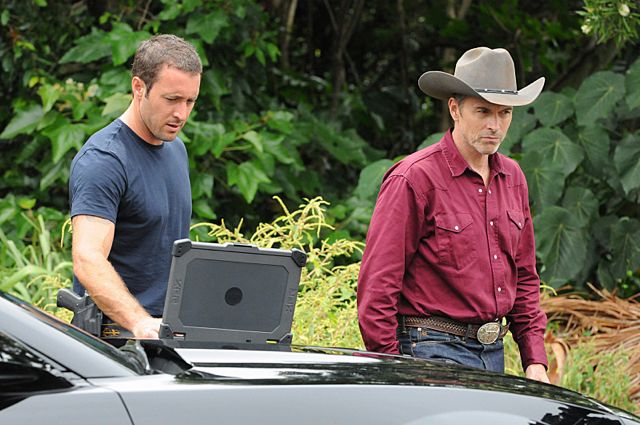 Fotoğraf Tim Daly, Alex O'Loughlin